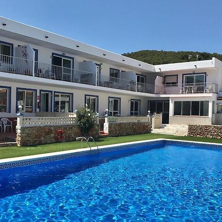 Apartamentos Cana Sofia Cala Llonga  Exteriör bild