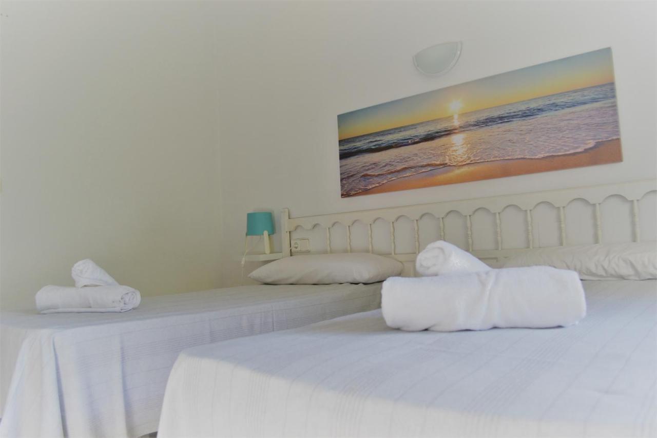 Apartamentos Cana Sofia Cala Llonga  Exteriör bild