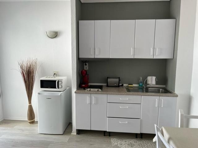 Apartamentos Cana Sofia Cala Llonga  Exteriör bild