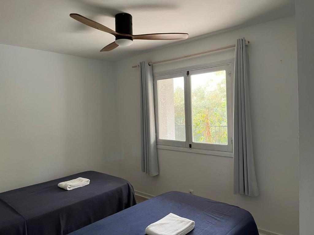 Apartamentos Cana Sofia Cala Llonga  Exteriör bild