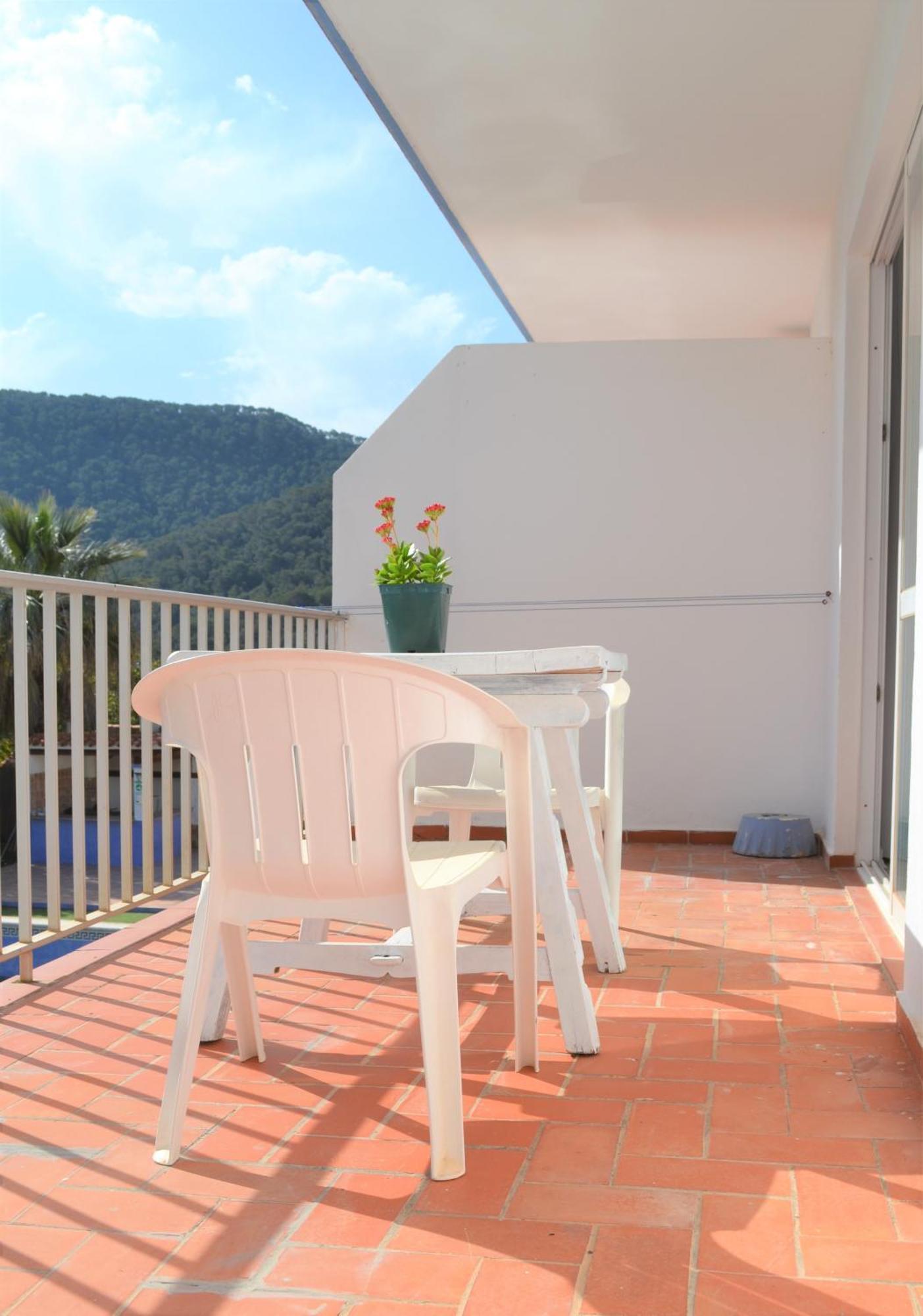 Apartamentos Cana Sofia Cala Llonga  Exteriör bild
